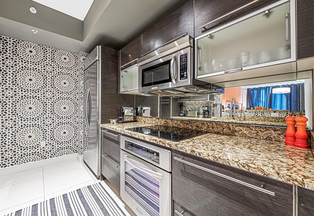 CITYPLACE SOUTH TOWER CON - Residential Lease