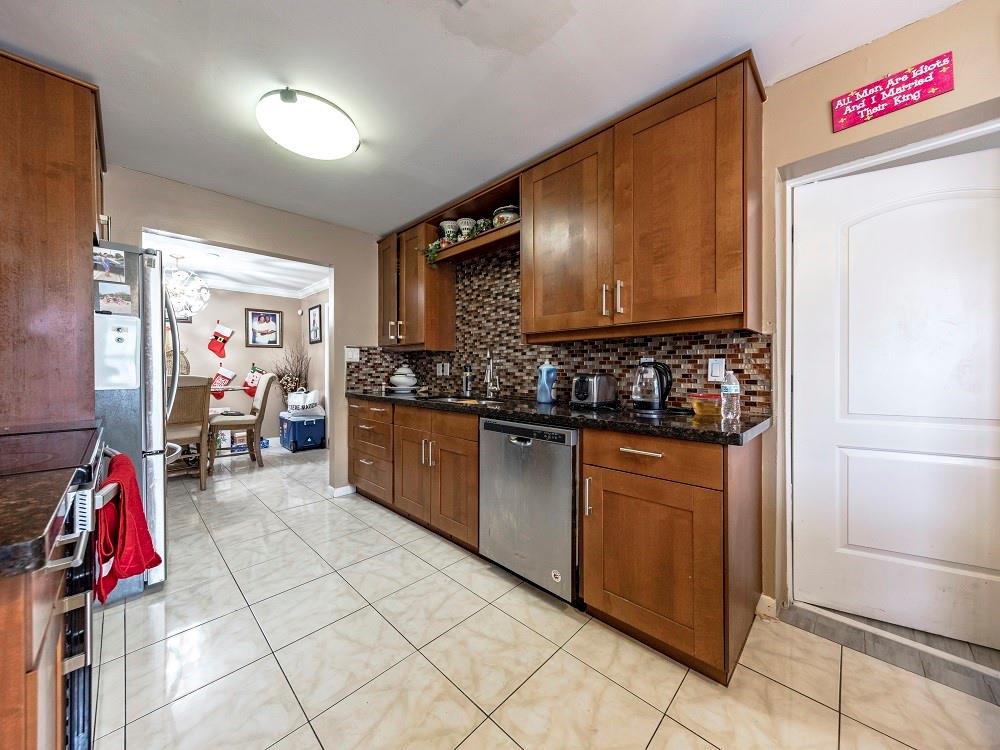 Castle Gardens 2 67-34 B - Residential