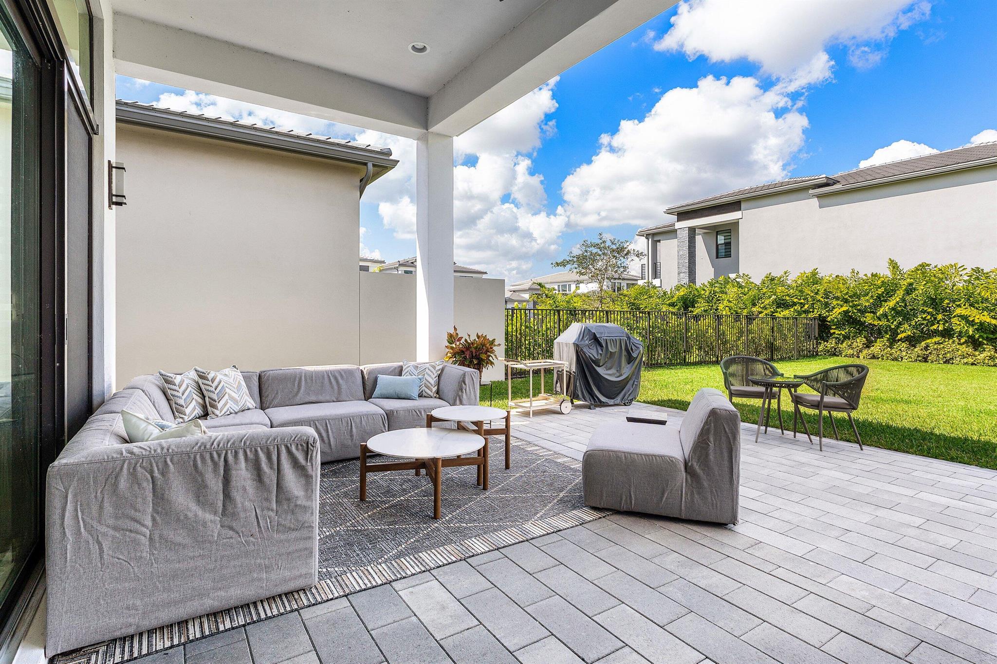 LOTUS PALMBOCA RATON GOLF - Residential