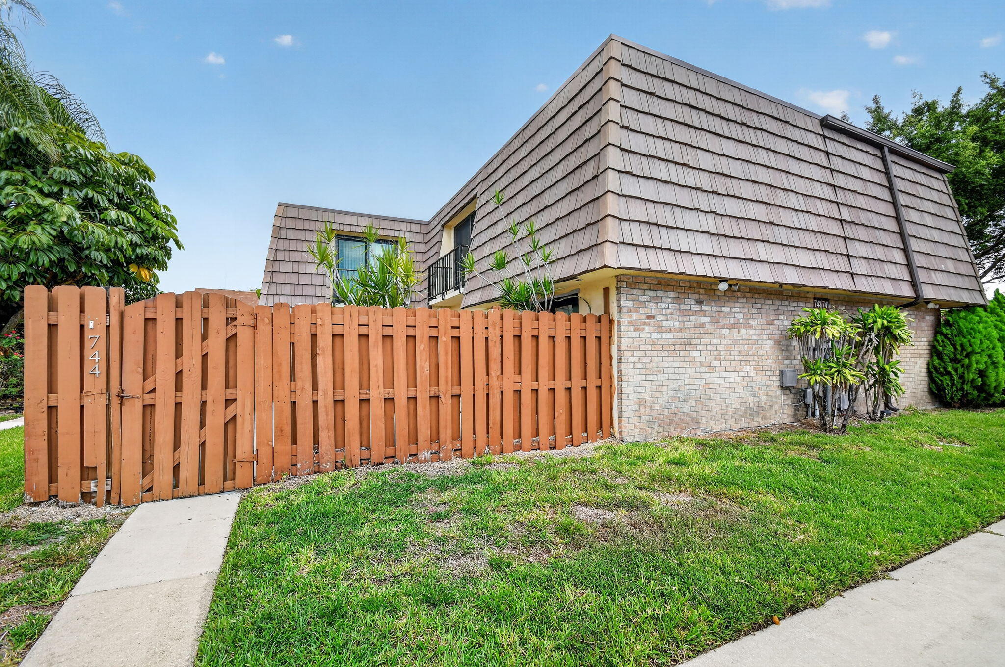 744 SPRINGDALE Circle