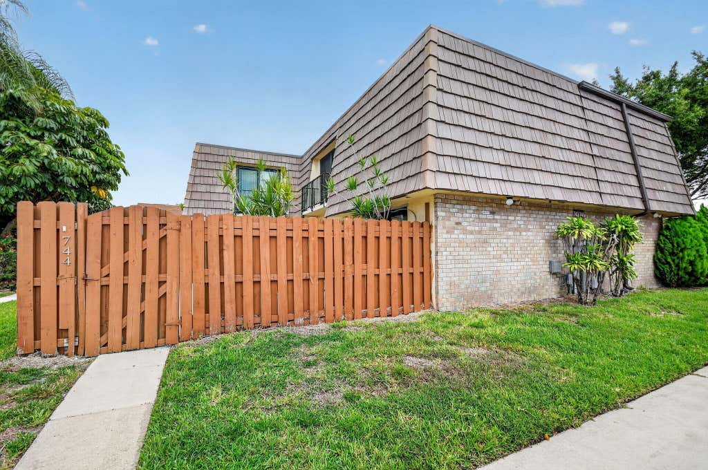 Photo of 744 SPRINGDALE Circle, Palm Springs, FL 33461 (MLS # B26063434)