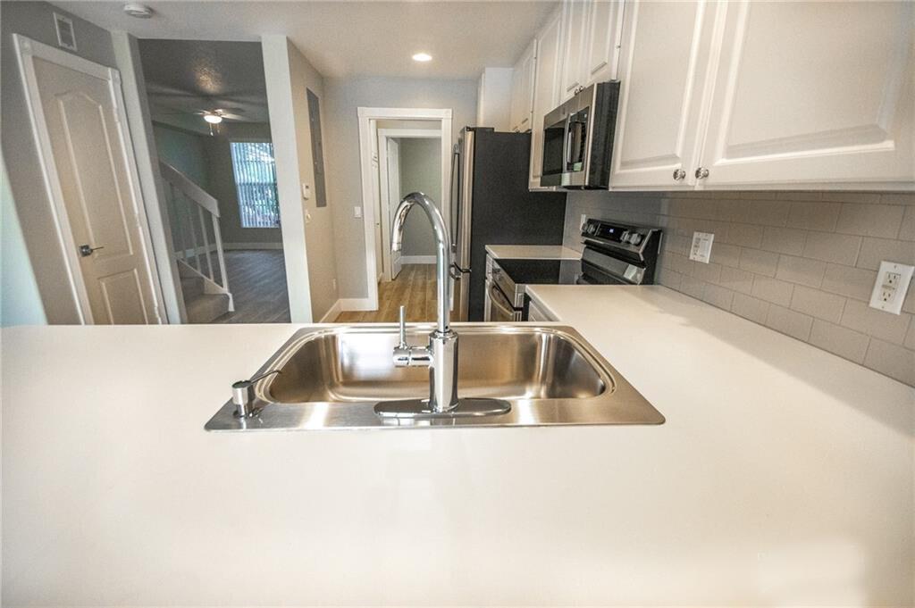 CAMBRIDGE AT ABACOA - Residential Lease