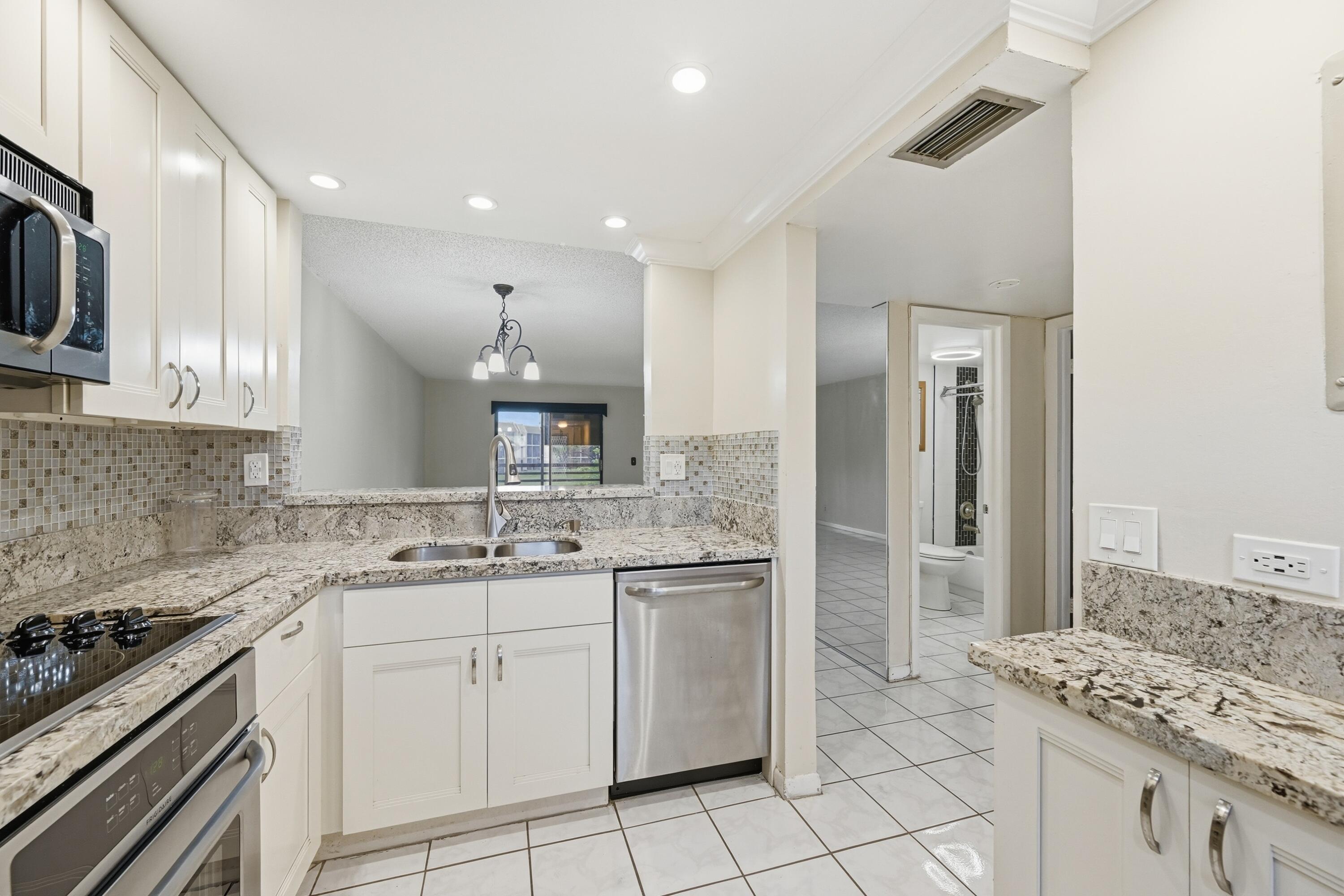 SUNRISE LAKES 218 CONDO - Residential