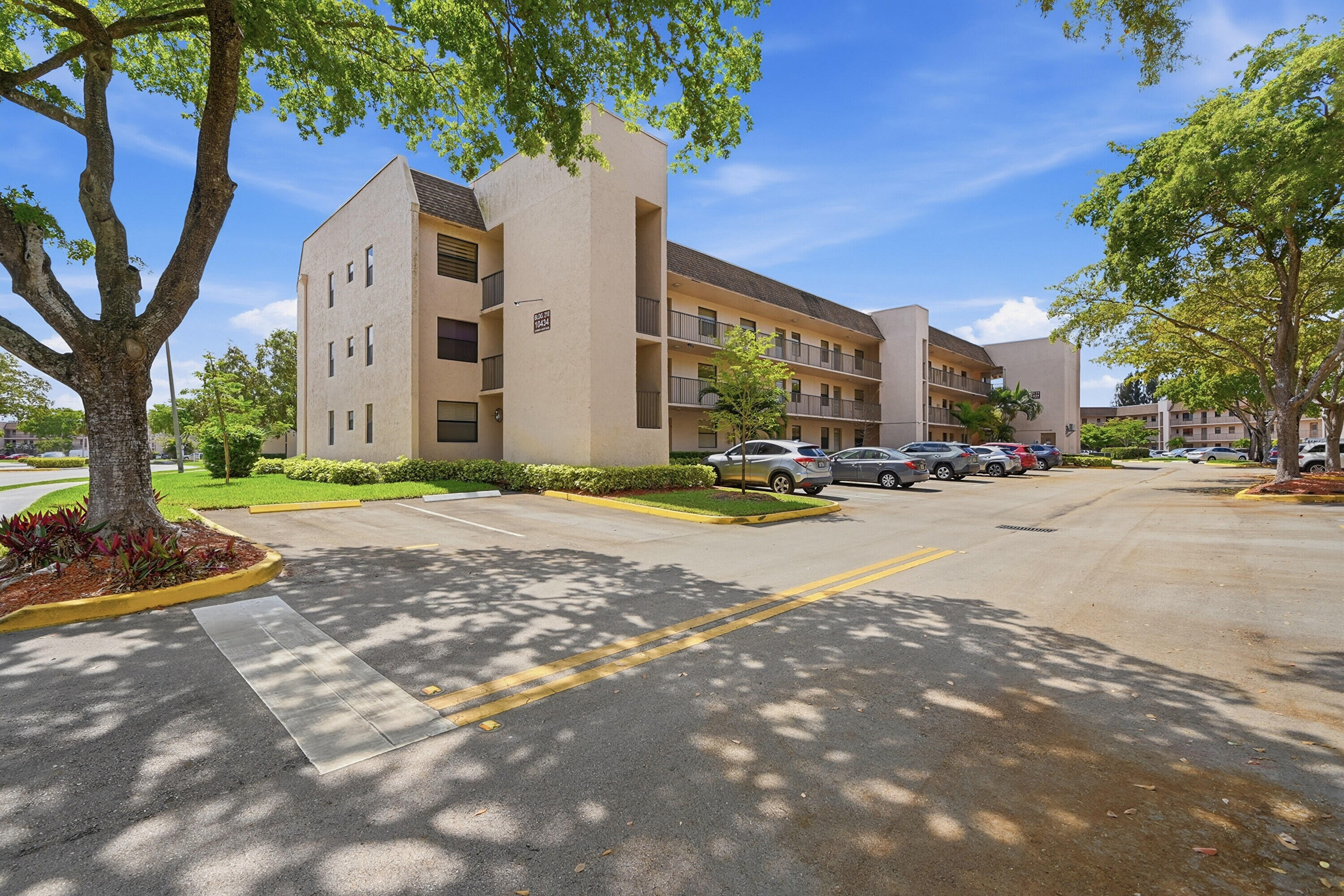 SUNRISE LAKES 218 CONDO - Residential