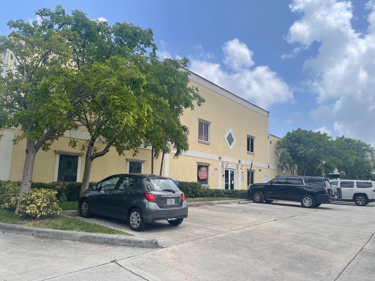 Warehouse available in central Broward County location in Pompano Beach. Near I95 and the Turnpike. Shared bathroom on premises.