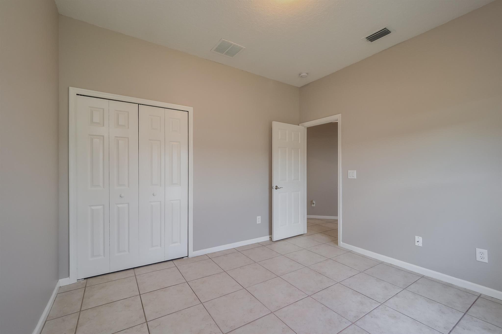 PORT ST LUCIE SECTION 19 - Residential Lease