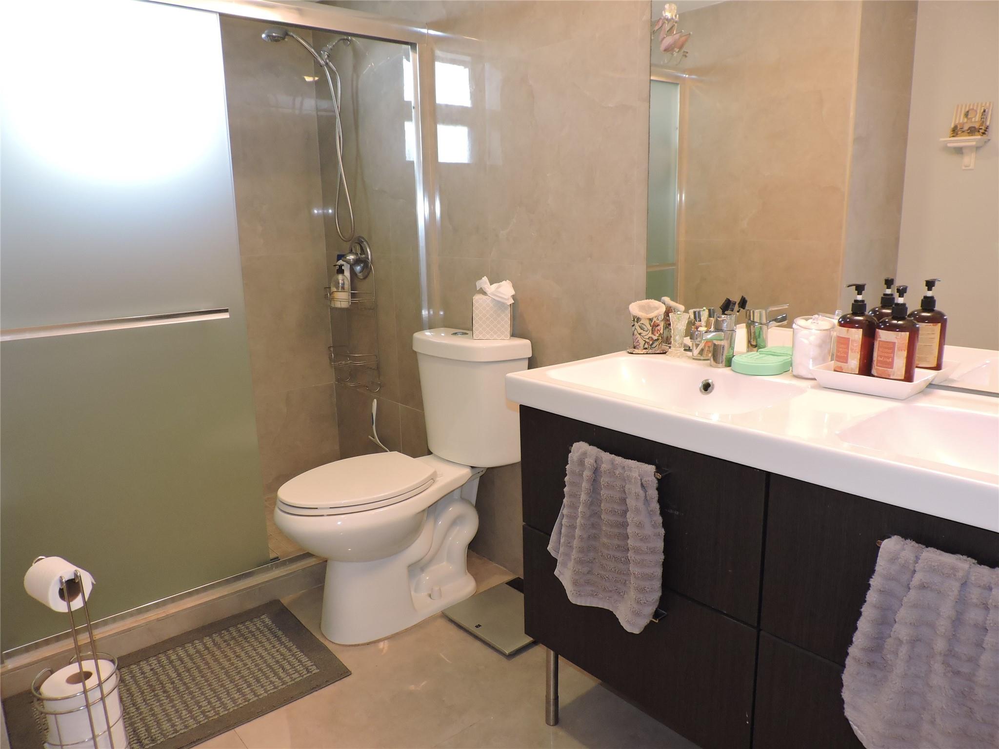 THE DANIANS NORTH CONDO - Residential