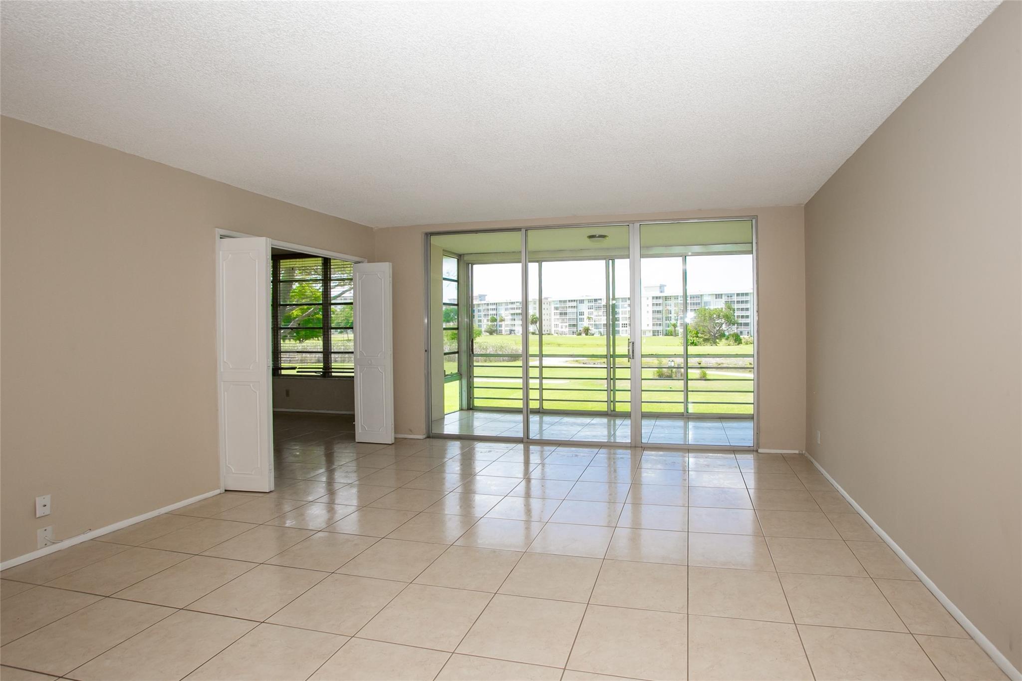 2601 S Palm Aire Dr 212