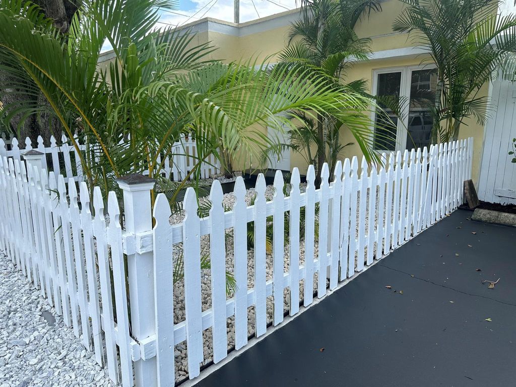 Photo of 711 4th Avenue S, Lake Worth Beach, FL 33460 (MLS # R11030514)