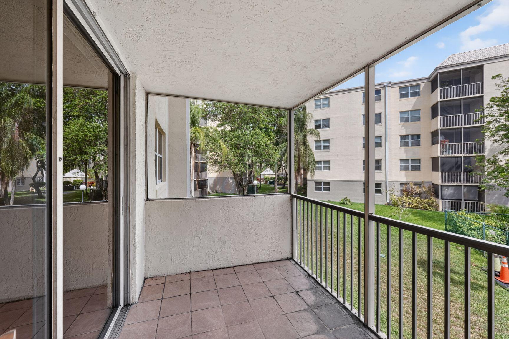 LAS VISTAS AT DORAL CONDO - Residential