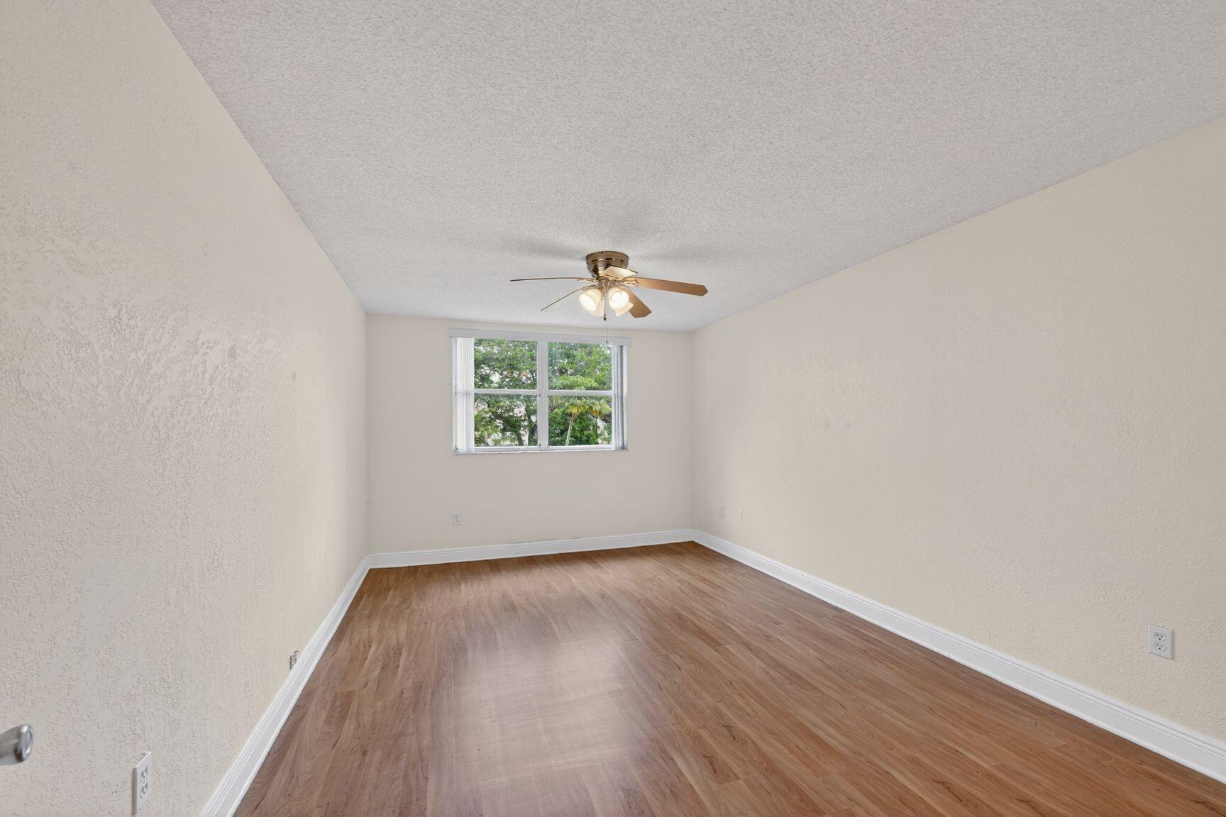 LAS VISTAS AT DORAL CONDO - Residential
