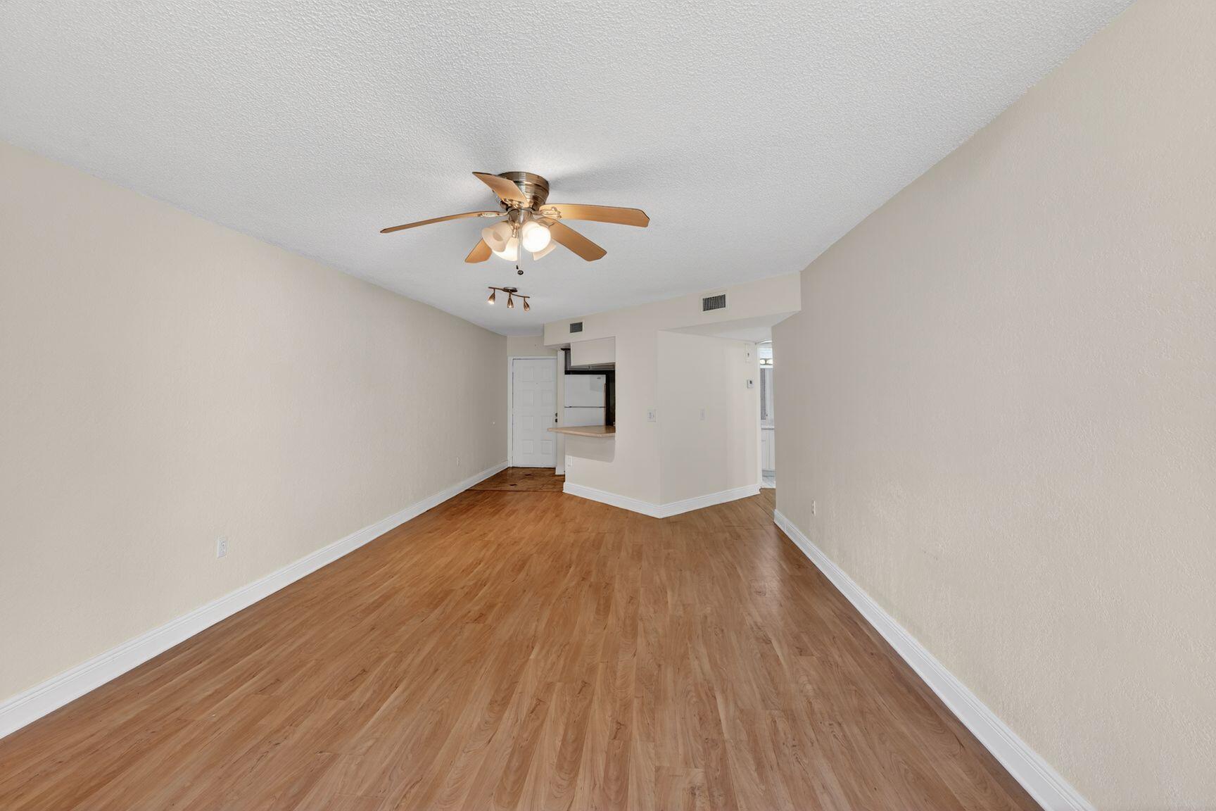 LAS VISTAS AT DORAL CONDO - Residential