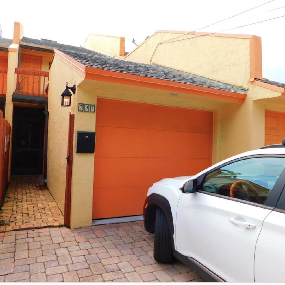 797 S Riverside Drive 797