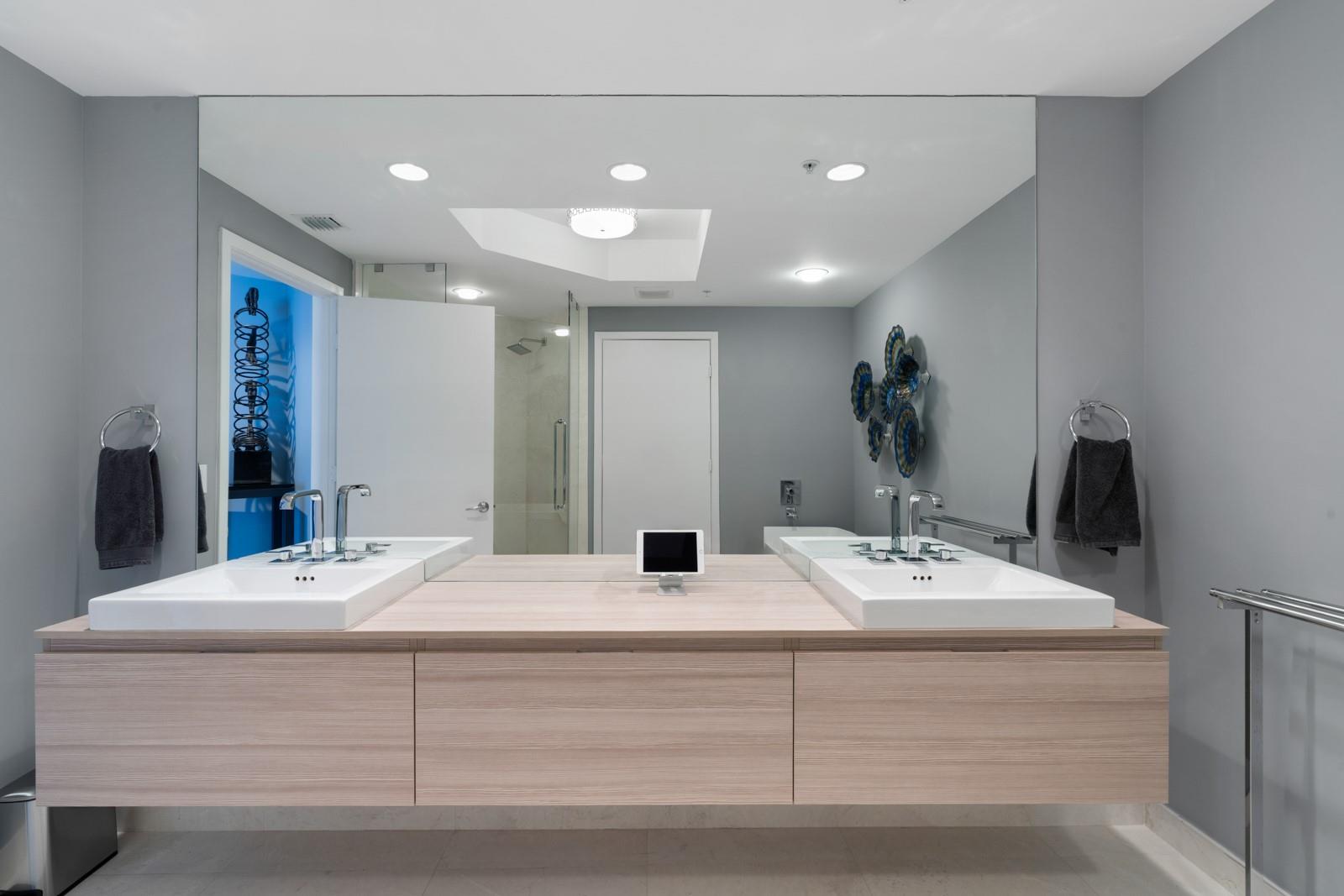 MARINA PALMS - Residential