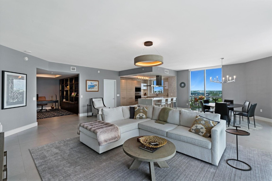 MARINA PALMS - Residential