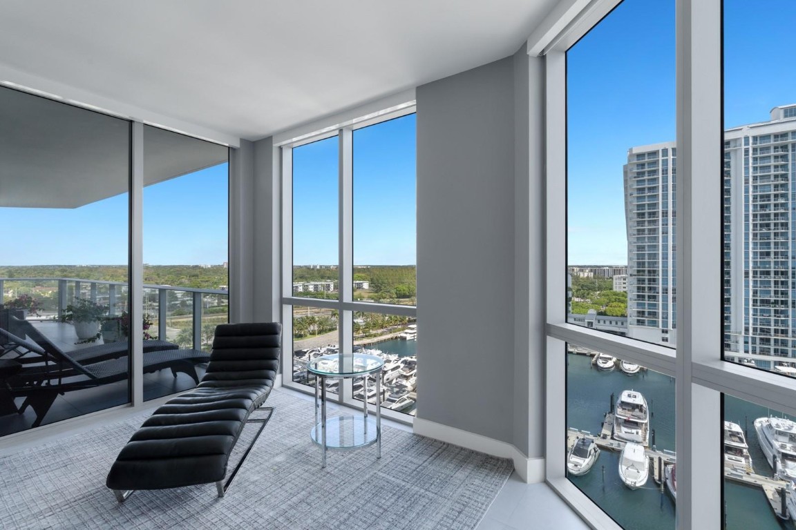 MARINA PALMS - Residential