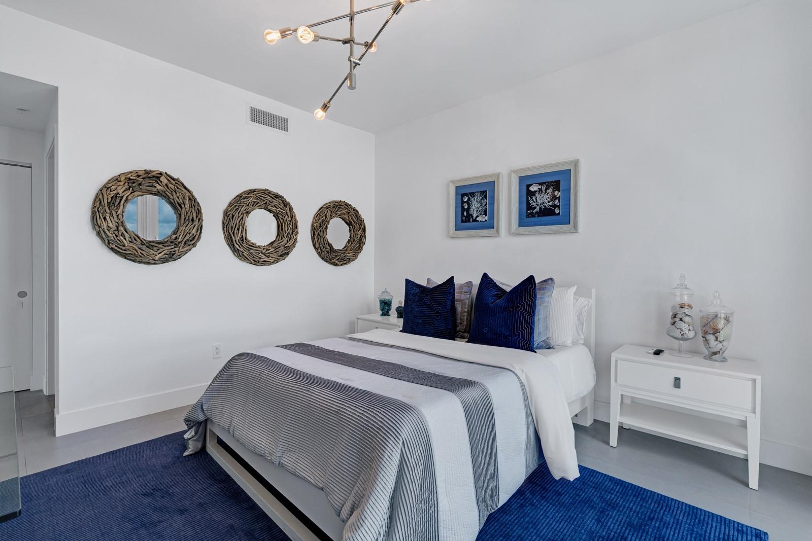 MARINA PALMS - Residential