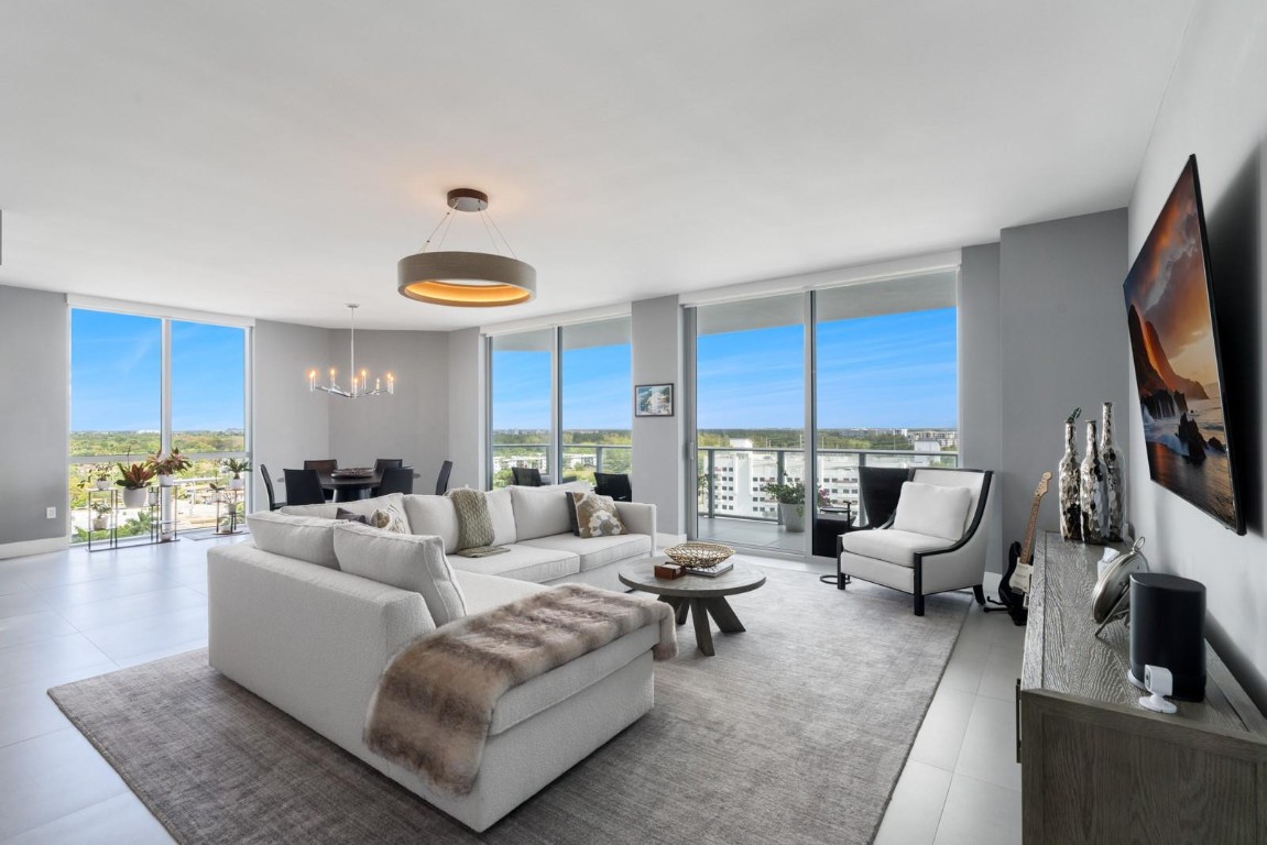 MARINA PALMS - Residential