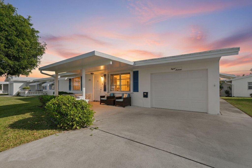 Photo of 816 SW 18th Court, Boynton Beach, FL 33426 (MLS # R11143713)