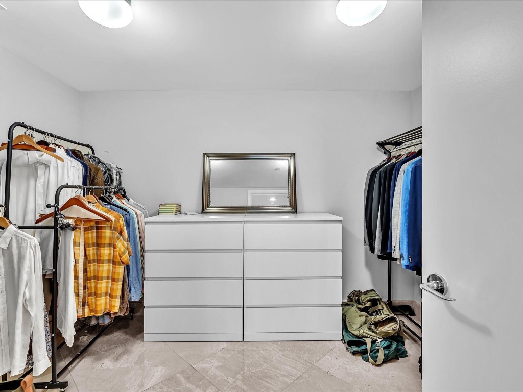 Aquazul Condo - Residential