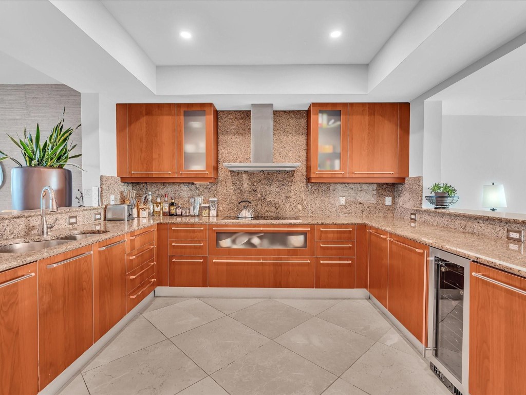 Aquazul Condo - Residential