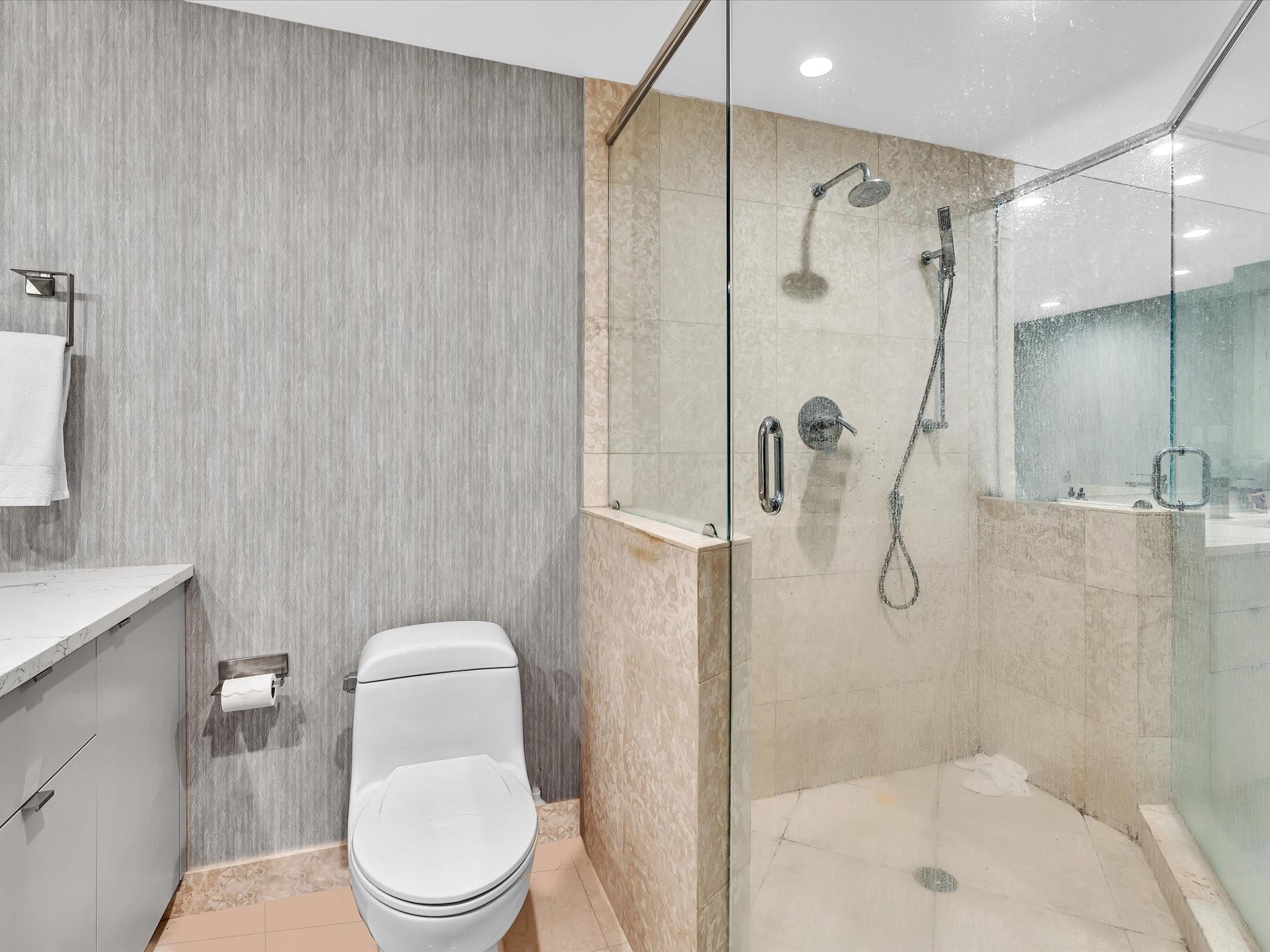 Aquazul Condo - Residential