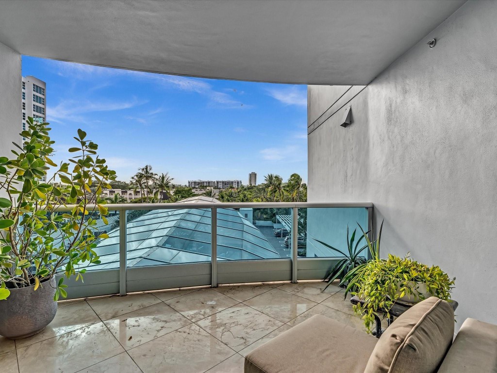 Aquazul Condo - Residential