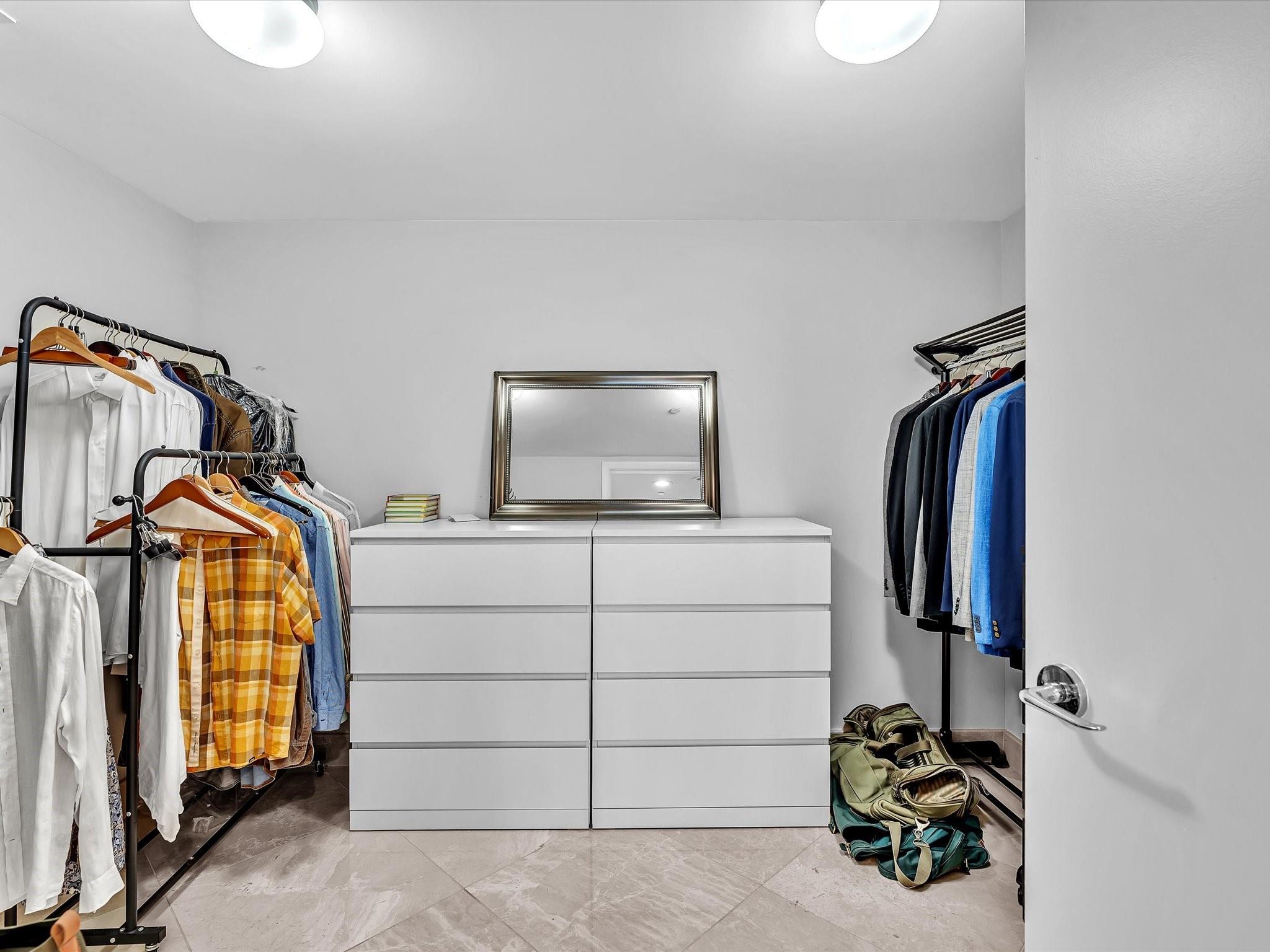 Aquazul Condo - Residential