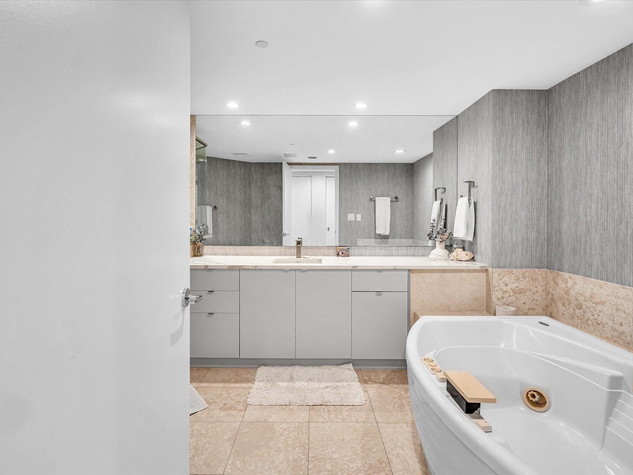 Aquazul Condo - Residential