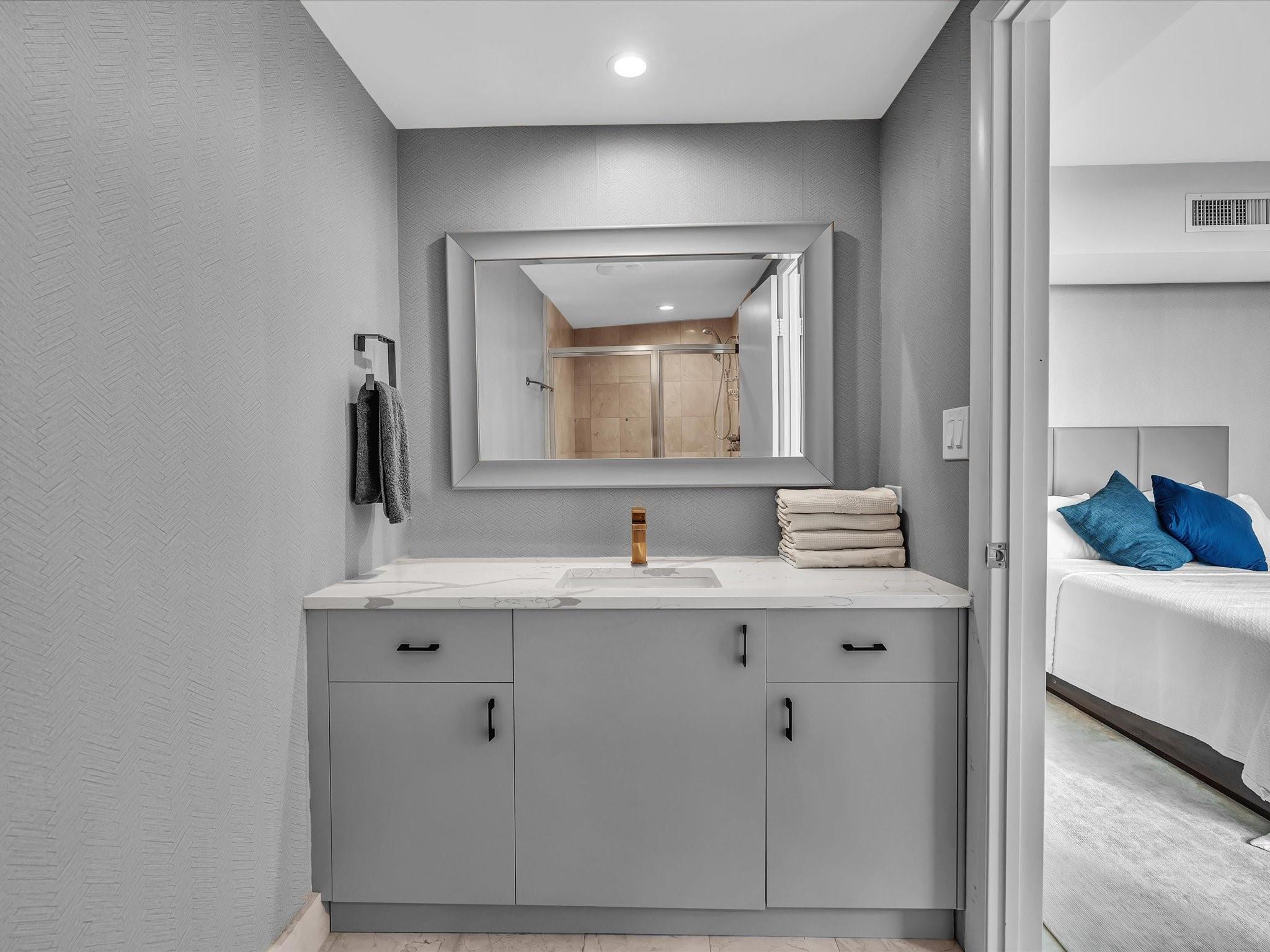 Aquazul Condo - Residential