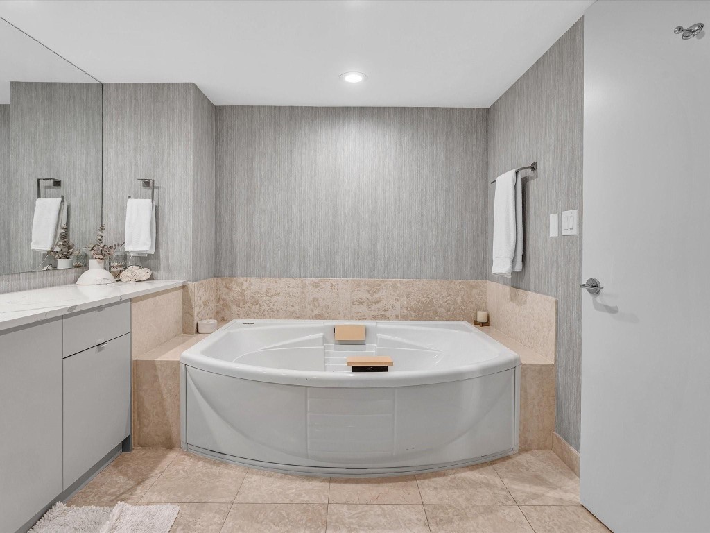 Aquazul Condo - Residential