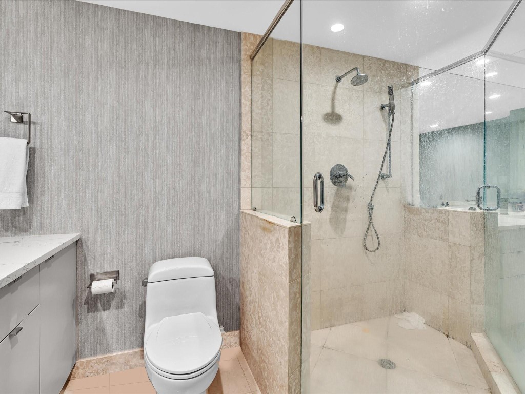 Aquazul Condo - Residential