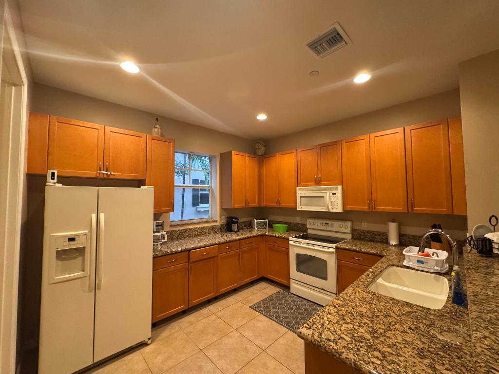 VILLA MEDICI CONDO - Residential Lease