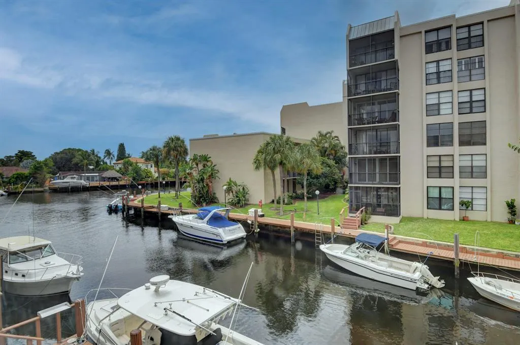 15 Royal Palm Way Unit 208  