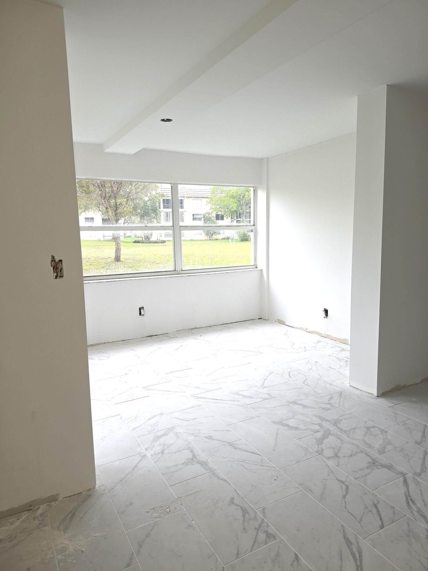 SUNRISE LAKES 101 CONDO - Residential