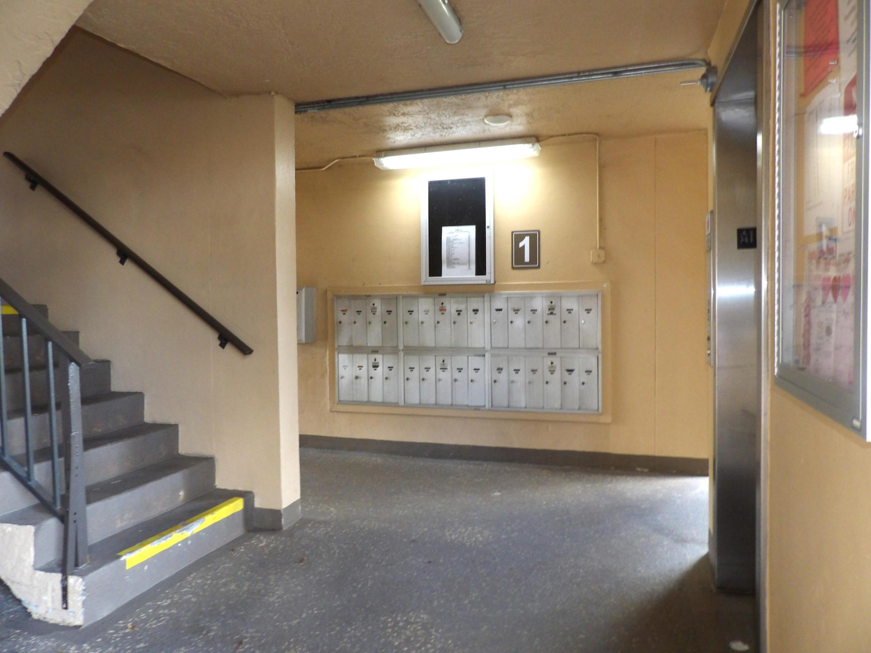 SUNRISE LAKES 101 CONDO - Residential