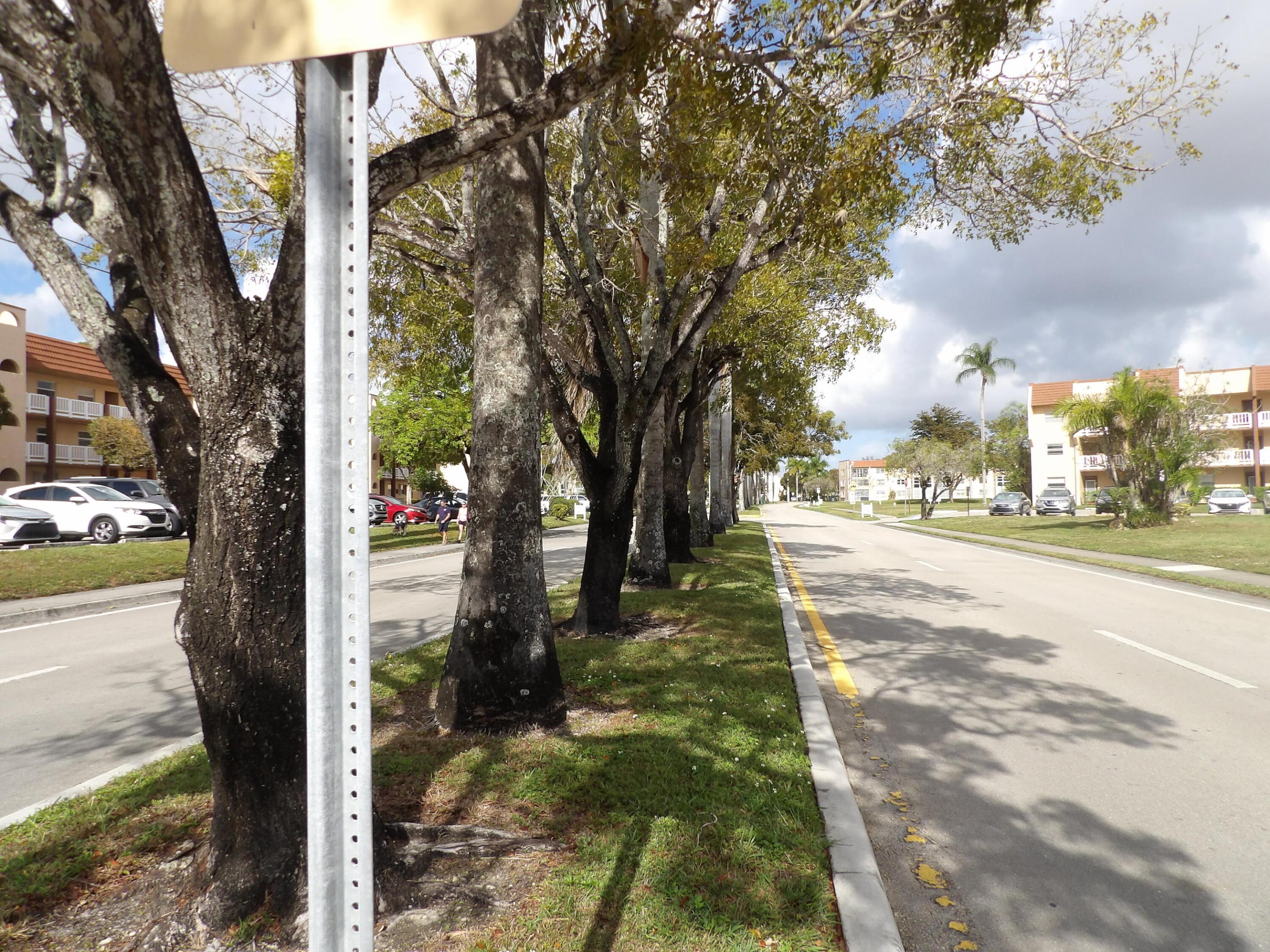 SUNRISE LAKES 101 CONDO - Residential