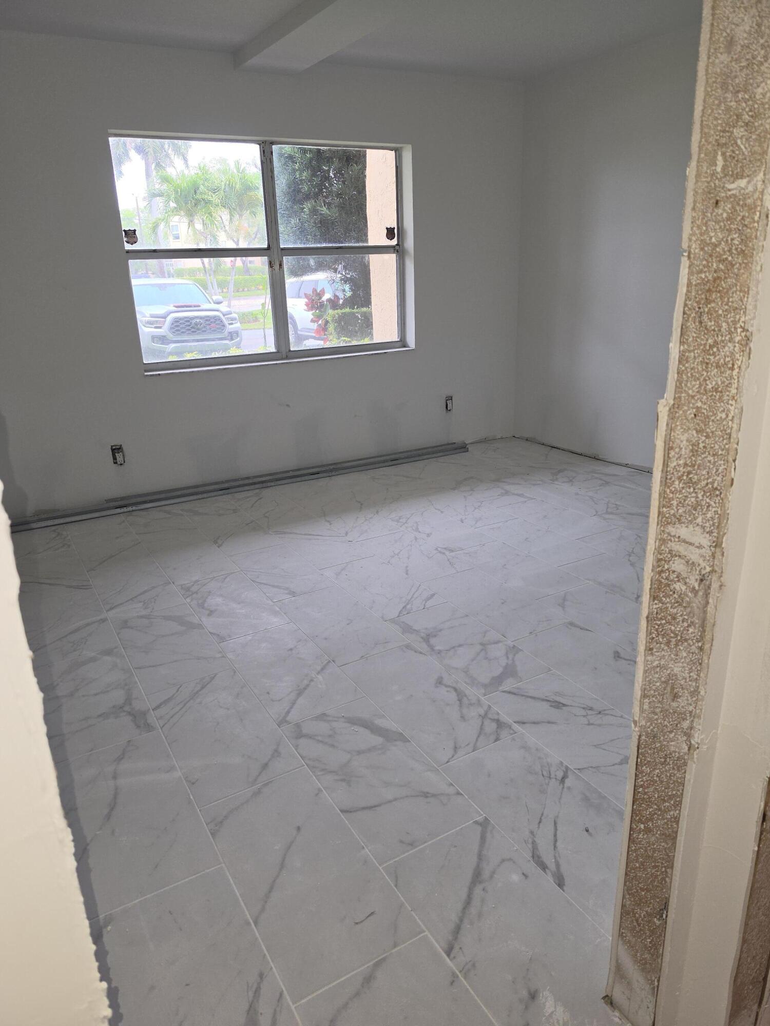 SUNRISE LAKES 101 CONDO - Residential