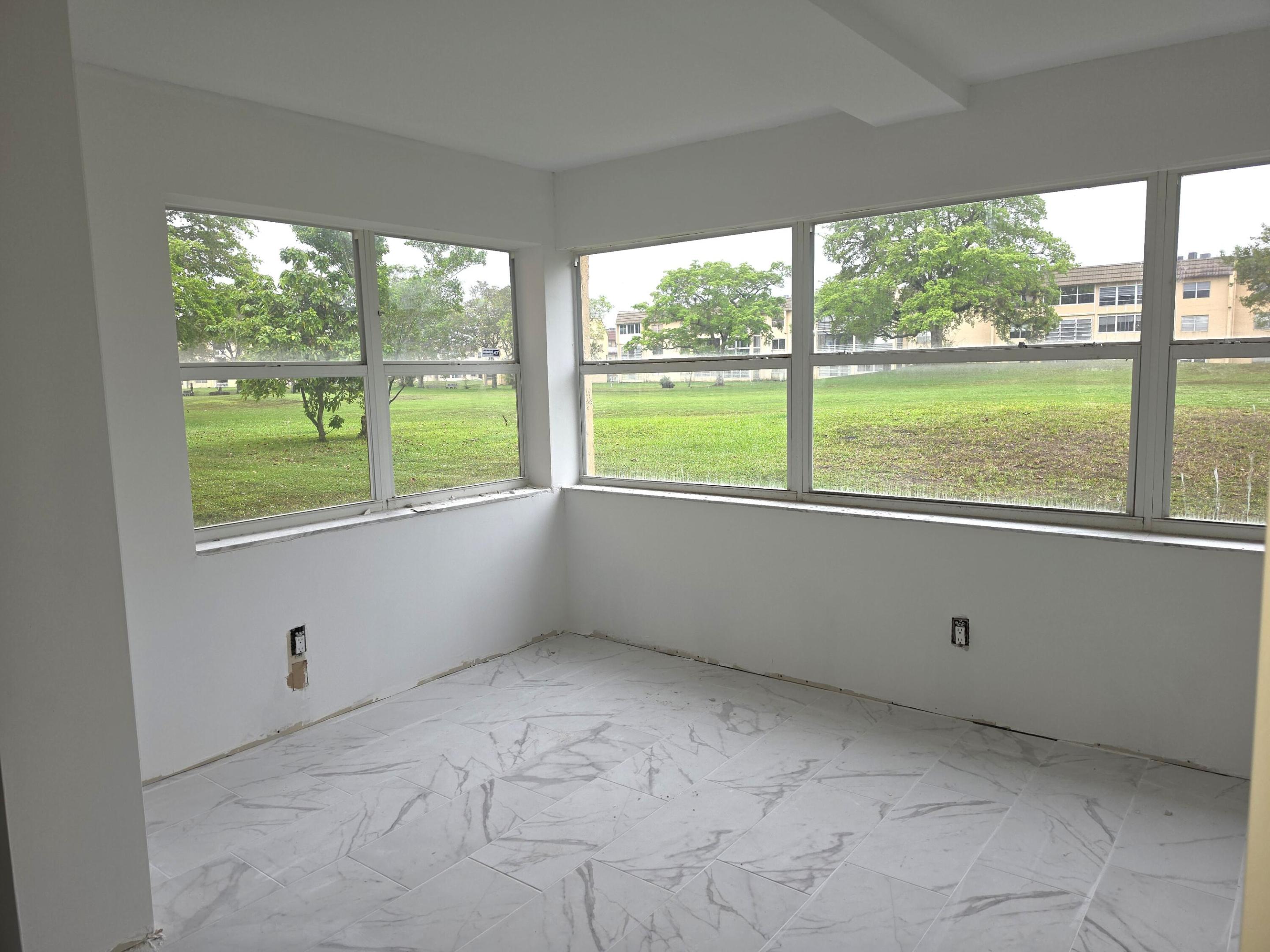 SUNRISE LAKES 101 CONDO - Residential