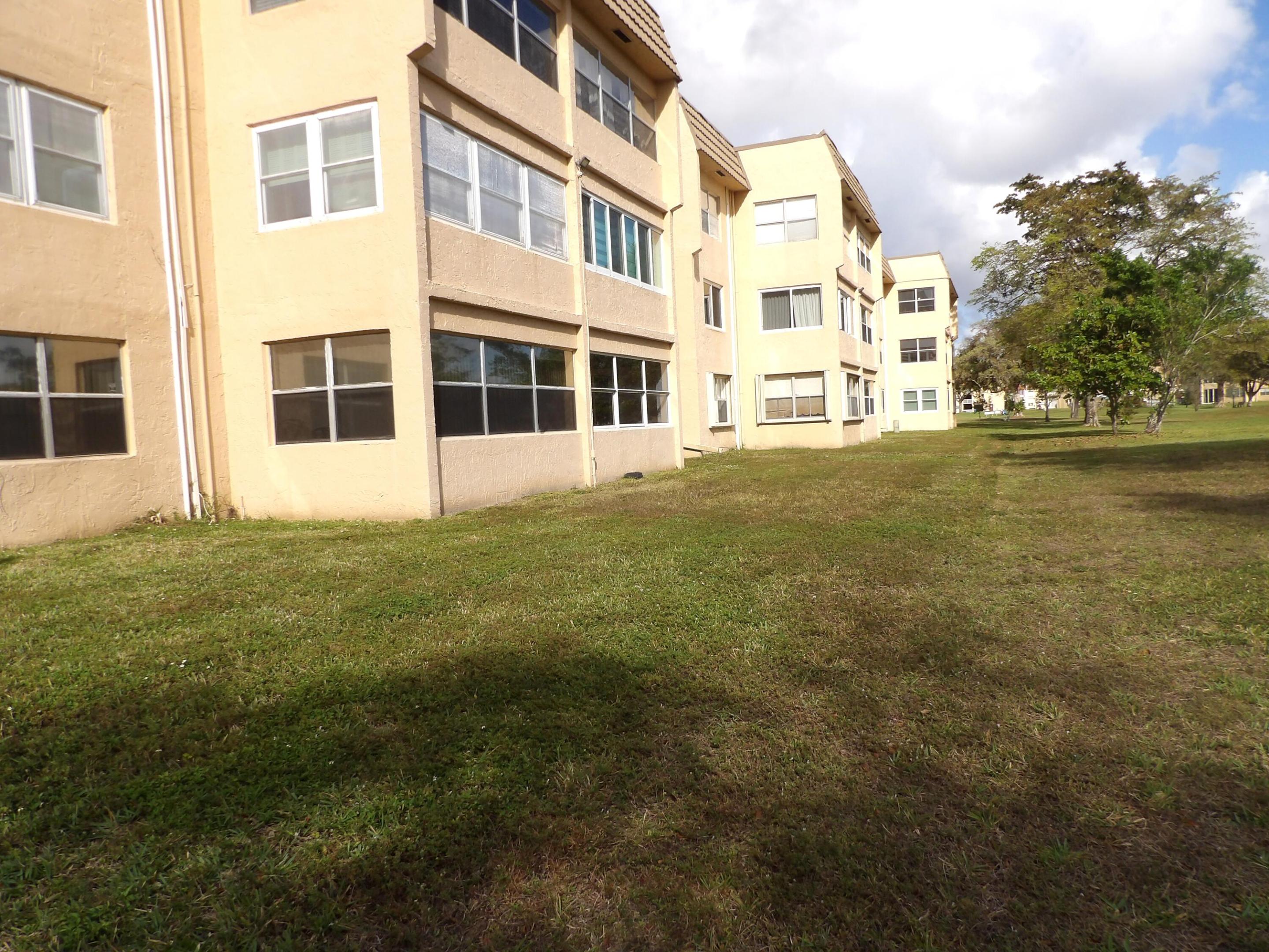 SUNRISE LAKES 101 CONDO - Residential