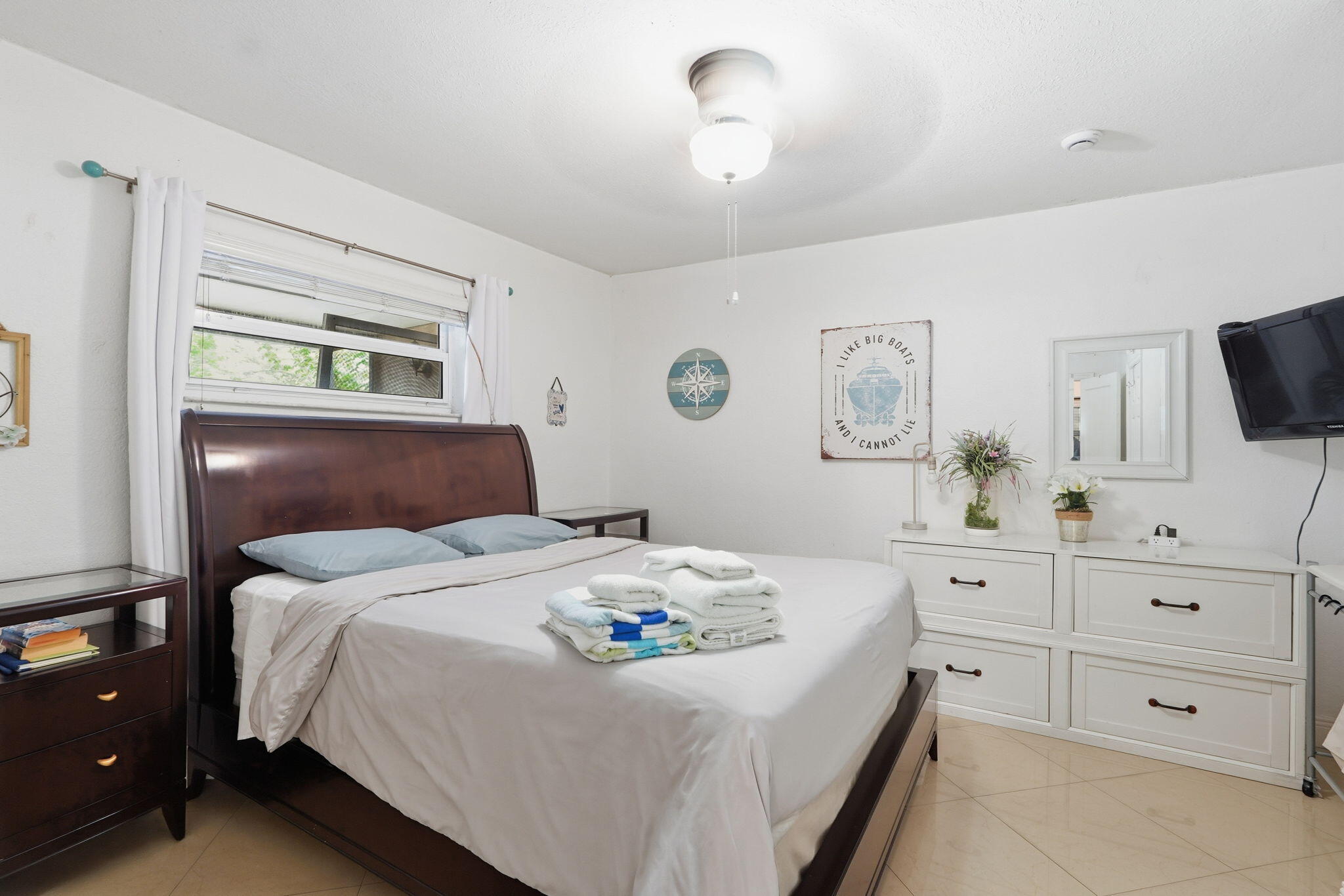 NORTH HOLLYWOOD - Residential Income