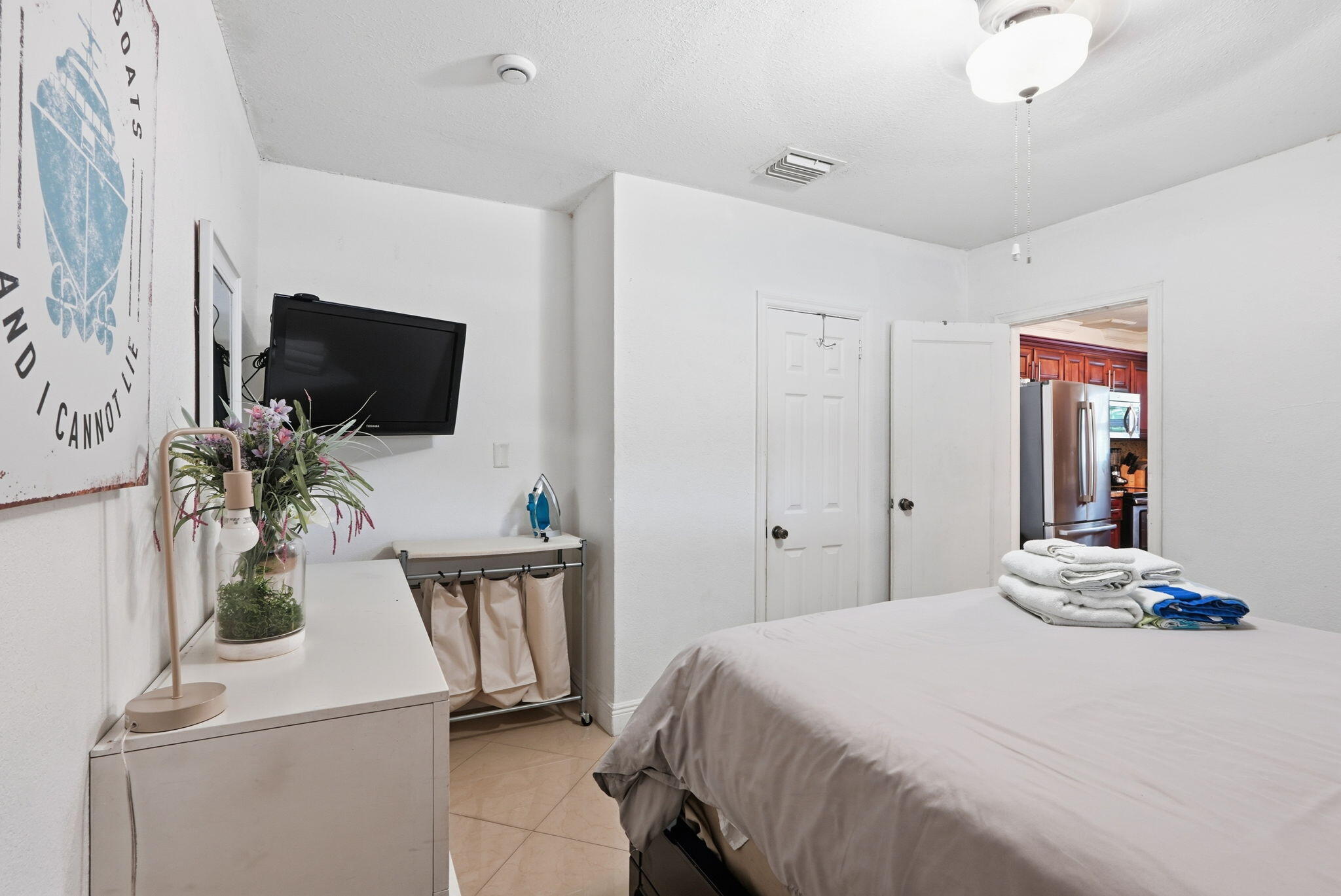 NORTH HOLLYWOOD - Residential Income