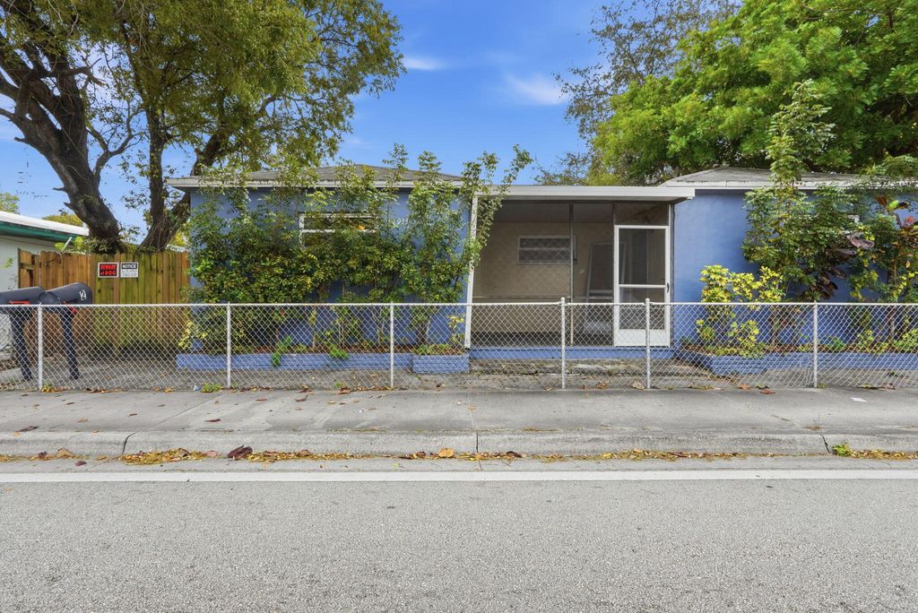 Photo of 1914 Sheridan Street #1-2, Hollywood, FL 33020 (MLS # R11163651)