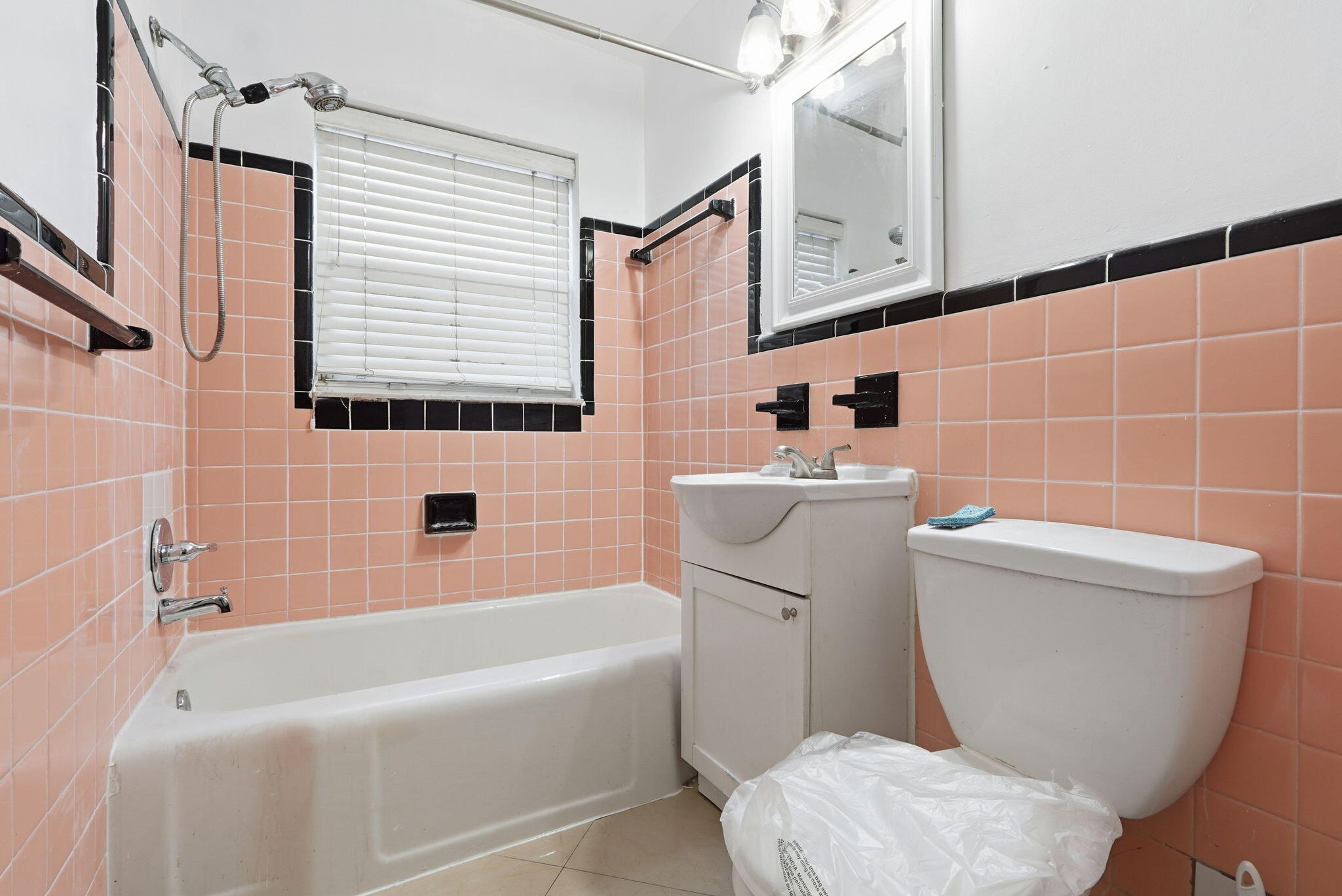 NORTH HOLLYWOOD - Residential Income