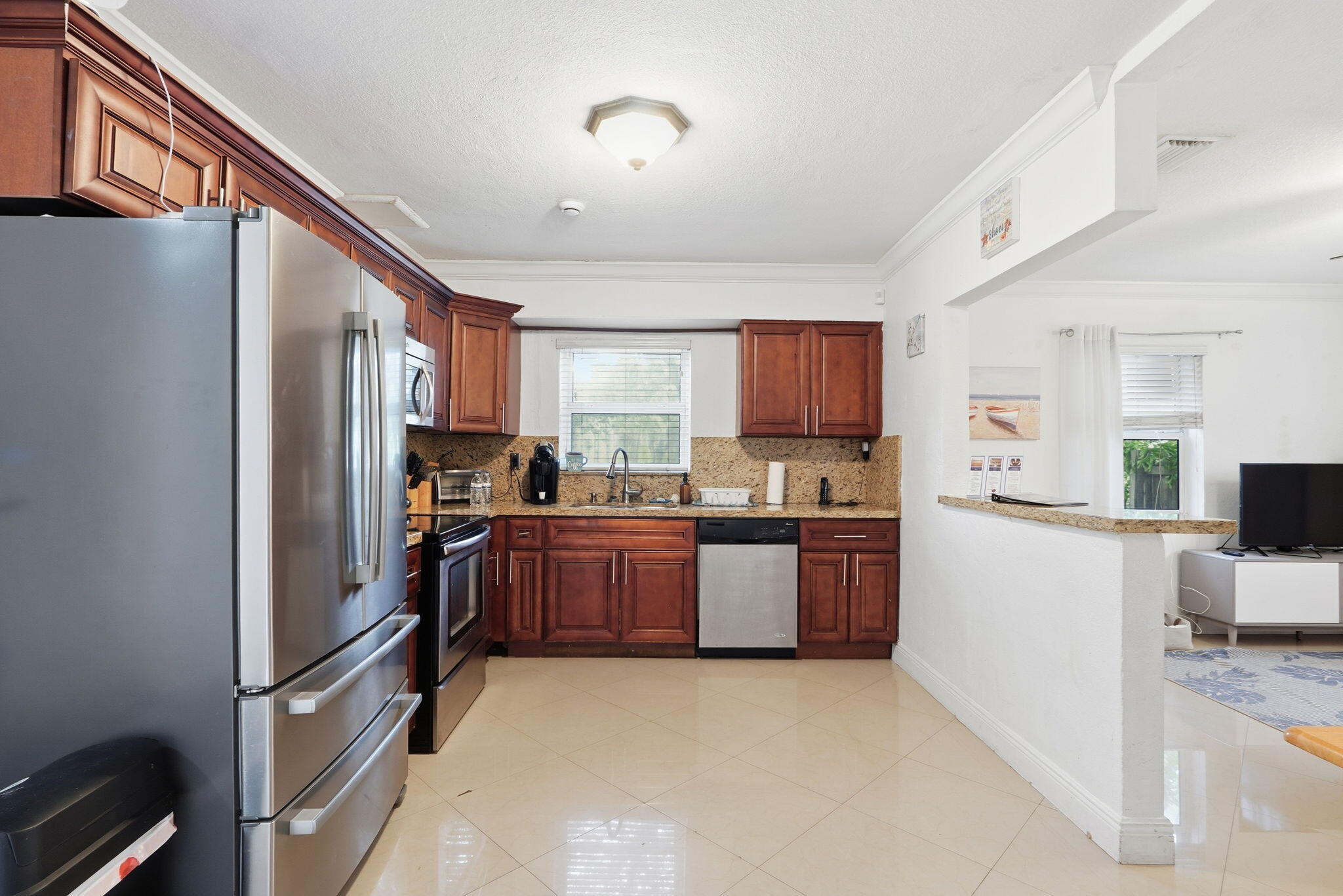 NORTH HOLLYWOOD - Residential Income