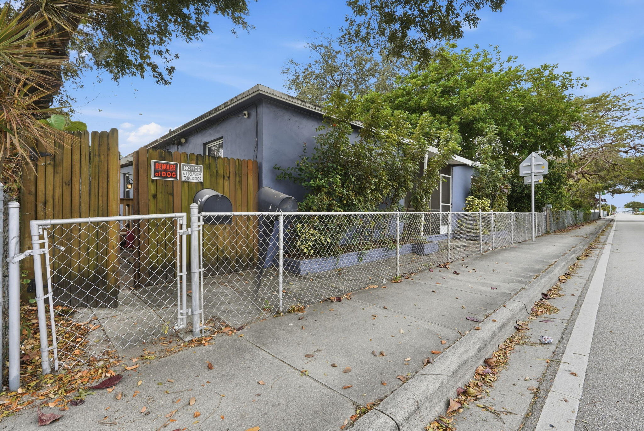 NORTH HOLLYWOOD - Residential Income