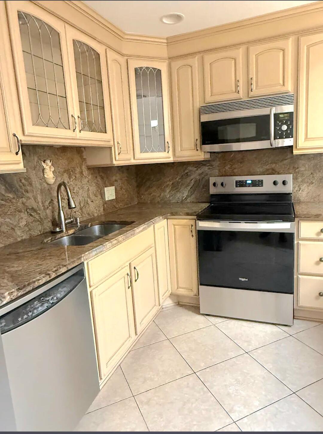 LONGWOOD VILLAGE PHASE 3A - Residential Lease