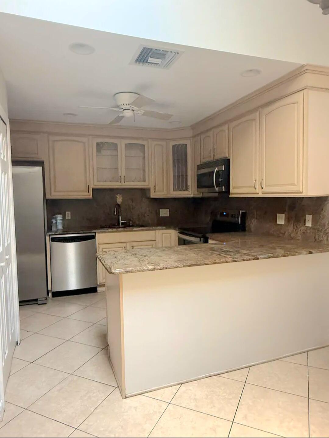 LONGWOOD VILLAGE PHASE 3A - Residential Lease