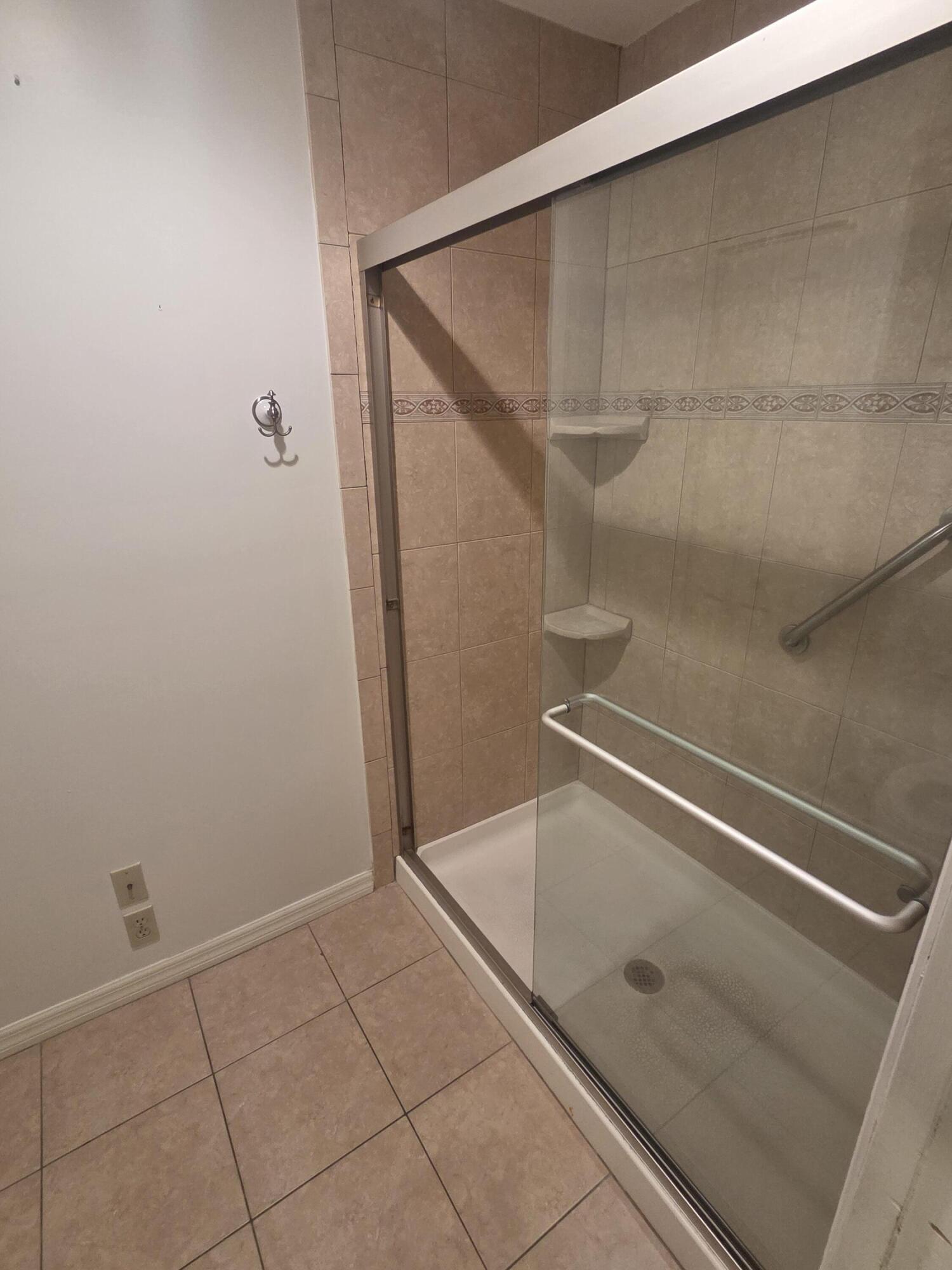 LONGWOOD VILLAGE PHASE 3A - Residential Lease