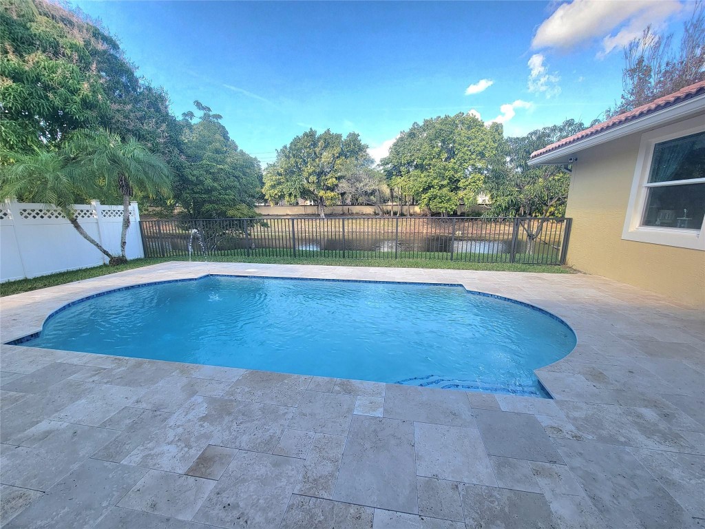 Royal Land Amd 132-20 B - Residential